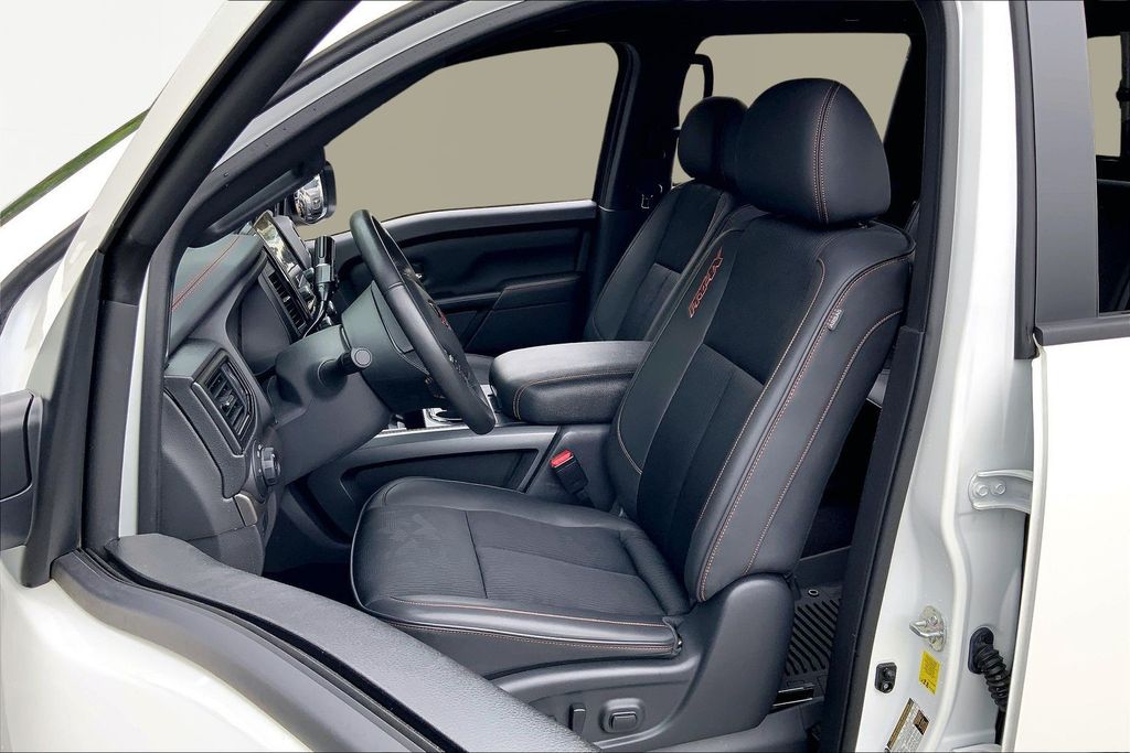 2024 Nissan Titan PRO-4X - Photo 15