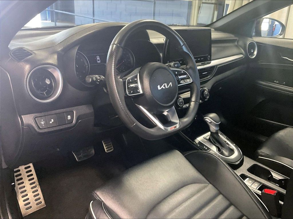 2024 Kia Forte — photo 8