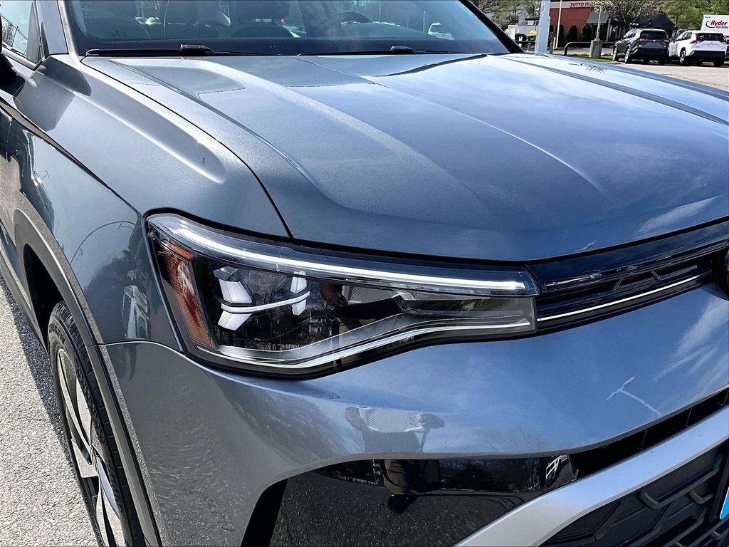2025 Volkswagen Taos — photo 33