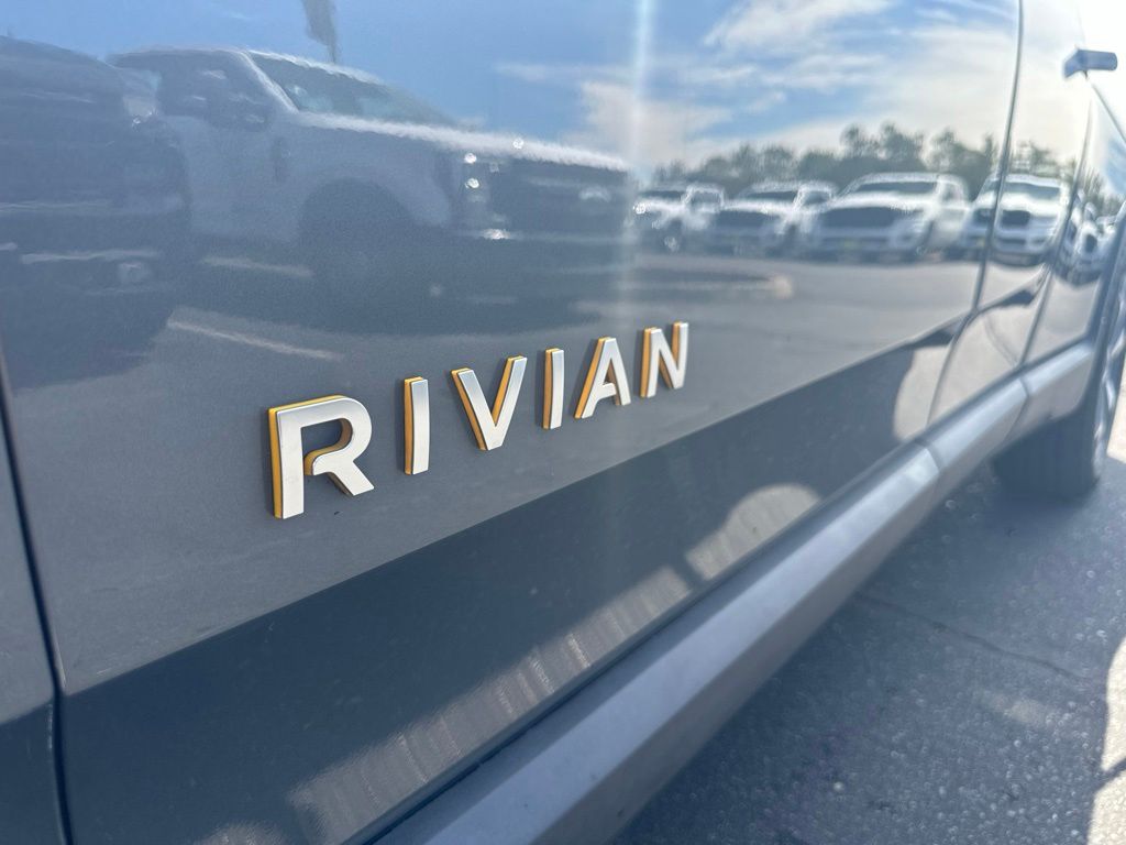 Used 2022 Rivian R1T Adventure with VIN 7FCTGAAA1NN003693 for sale in Santa Rosa, CA