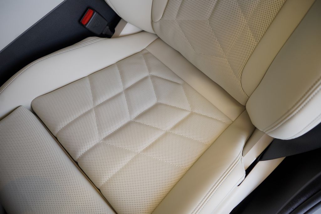 Thumbnail: 2026 BMW 5 Series - 12