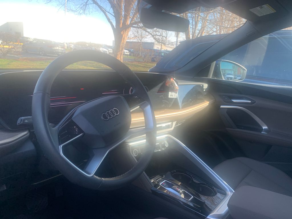 Thumbnail: 2025 Audi Q5 - 4