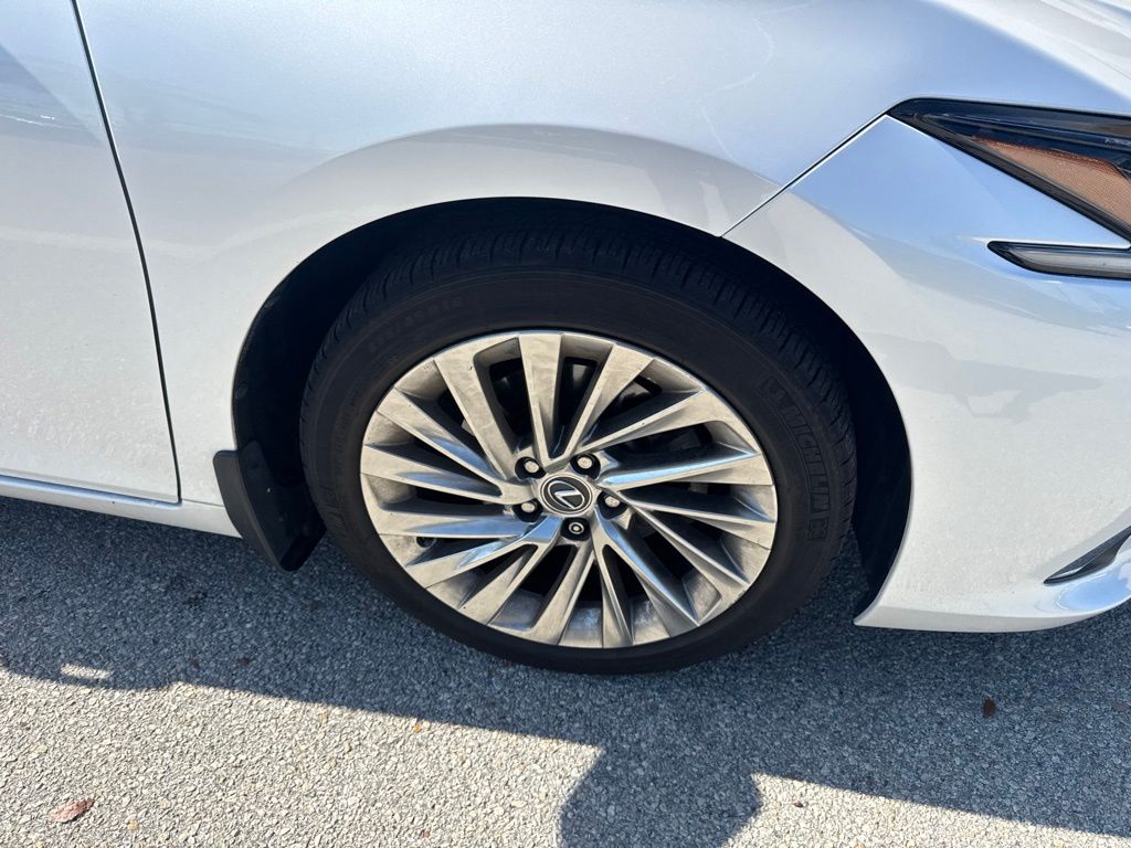 Certified Used 2022 White Lexus 350 Ultra Luxury image 15