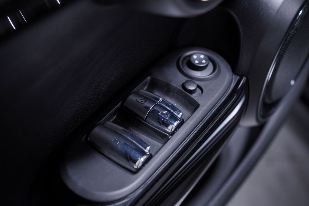 Thumbnail: 2021 MINI Cooper - 13