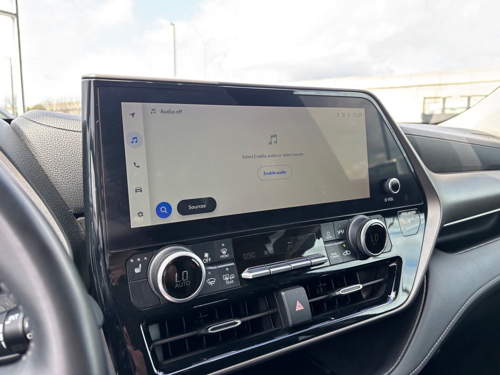 Used Car 2024 Toyota Highlander  Xle For Sale Under $50,000 In Austin, Texas