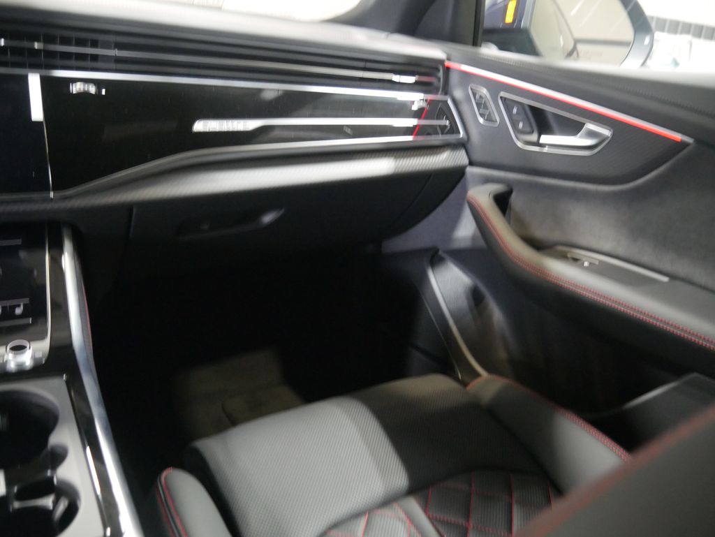 Thumbnail: 2026 Audi Q8 - 24