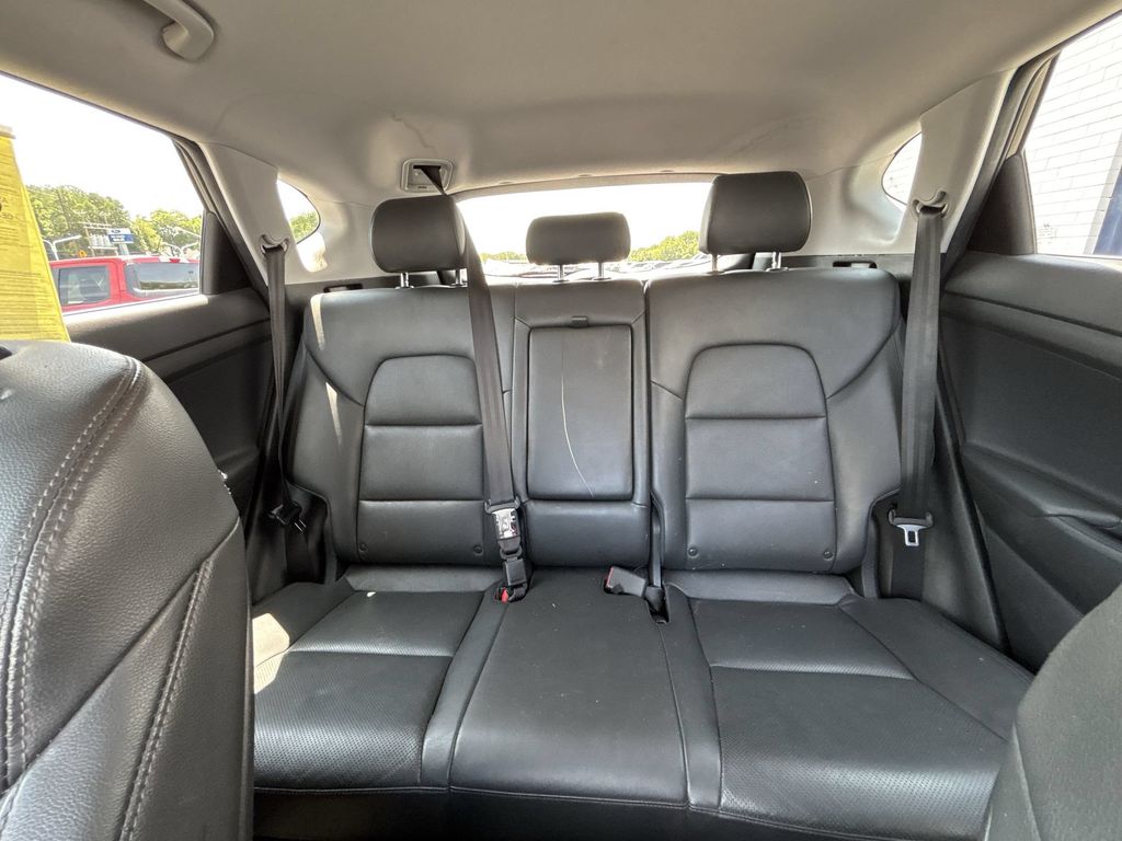 Used 2021 Black Noir Pearl Hyundai Limited image 24