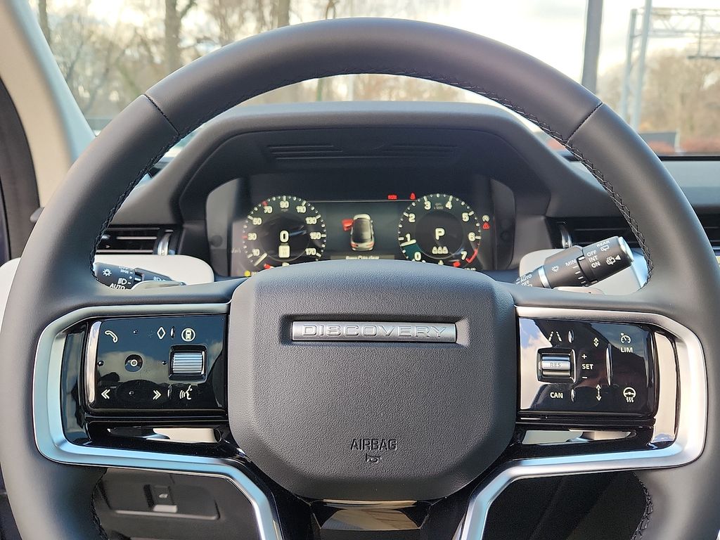Thumbnail: 2025 Land Rover Discovery Sport - 20