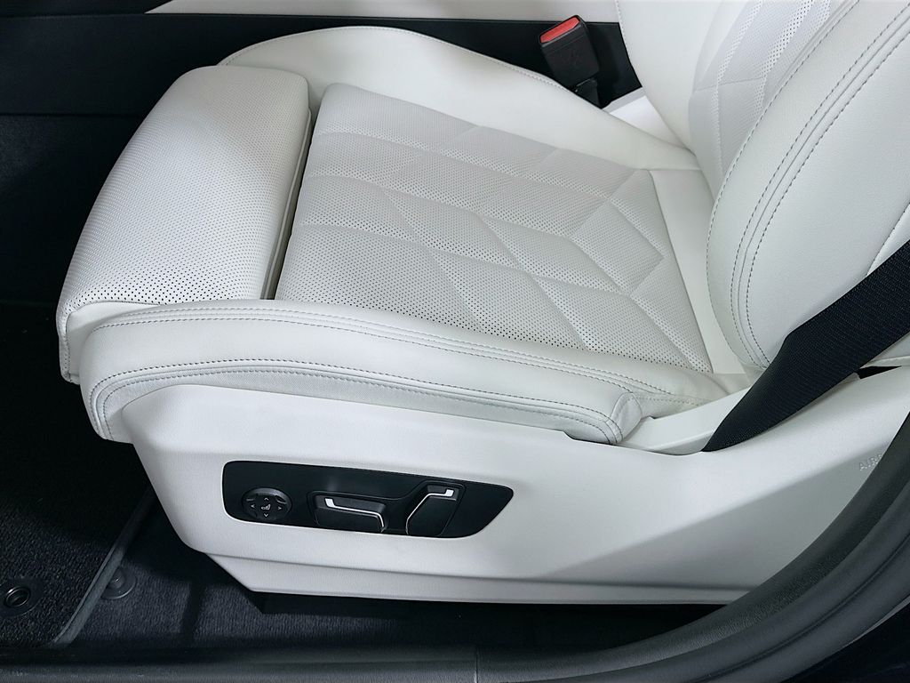 Thumbnail: 2026 BMW i5 - 21