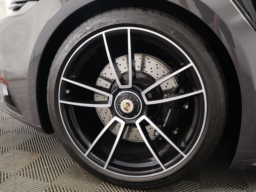 2022 Porsche 911 Turbo 31