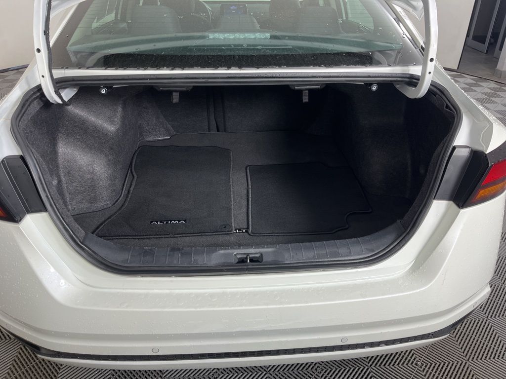 2023 Nissan Altima SV 18