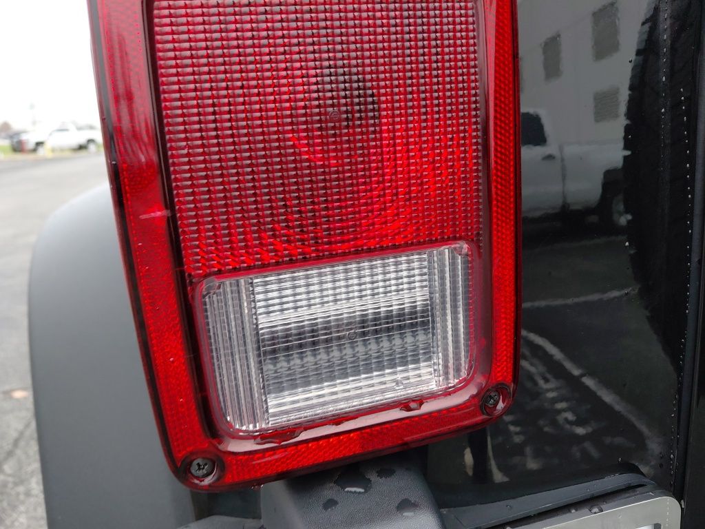 Thumbnail: 2017 Jeep Wrangler - 11