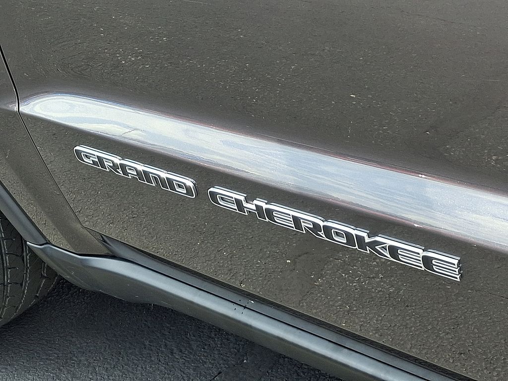 Thumbnail: 2020 Jeep Grand Cherokee - 32