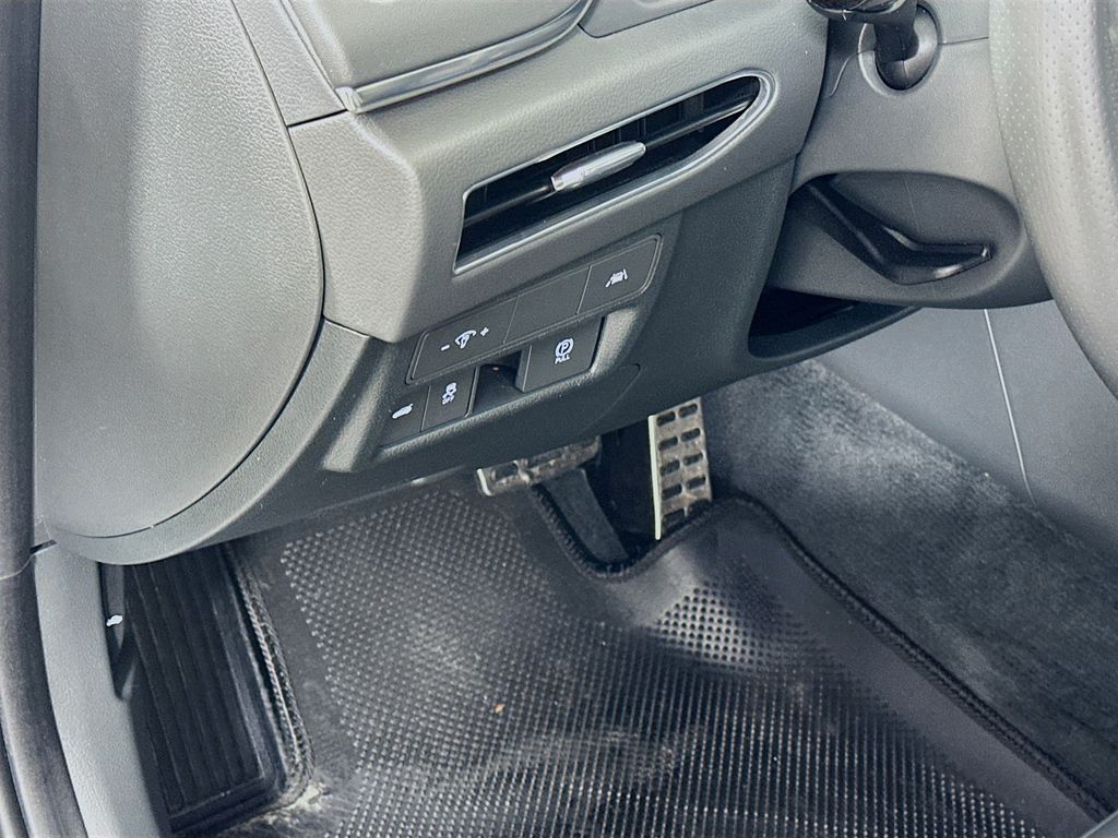 Thumbnail: 2023 Hyundai Sonata - 10