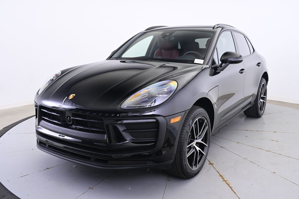 Thumbnail: 2025 Porsche Macan - 1