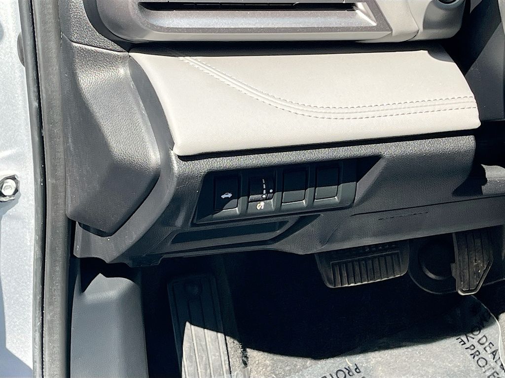 Used 2022 Silver Subaru Limited image 10