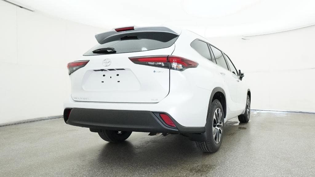 Thumbnail: 2025 Toyota Highlander - 27
