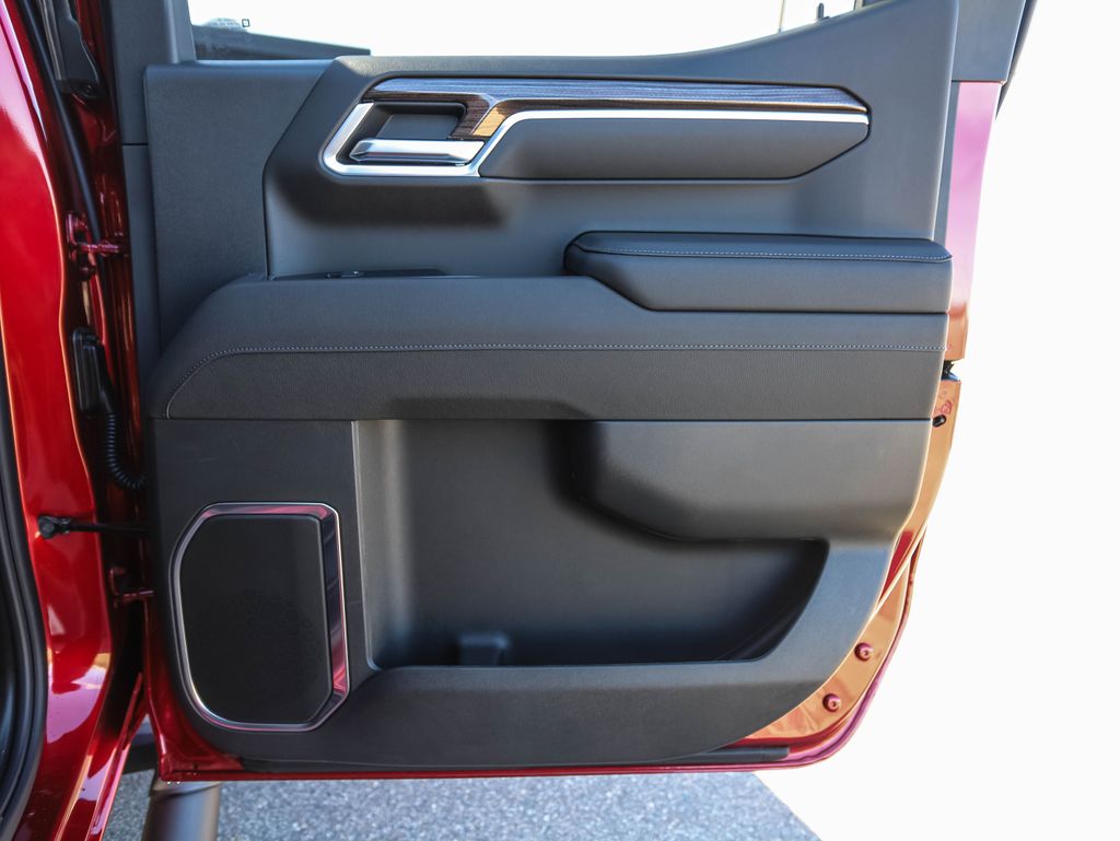 Thumbnail: 2026 Chevrolet Silverado 1500 - 24