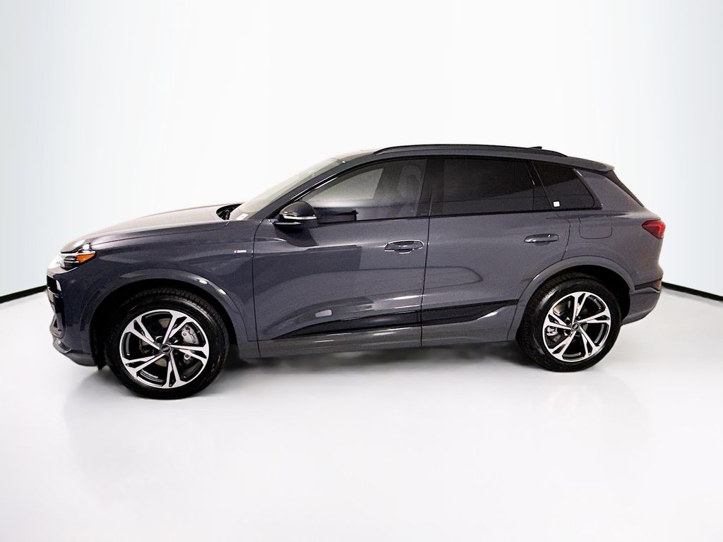Thumbnail: 2027 Audi Q6 e-tron - 8