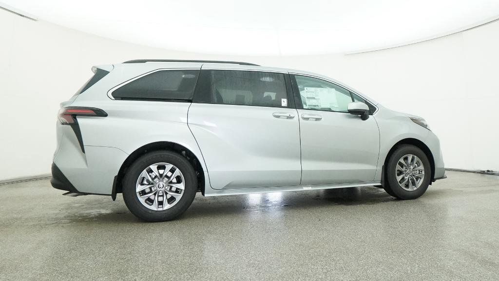 Thumbnail: 2025 Toyota Sienna - 4