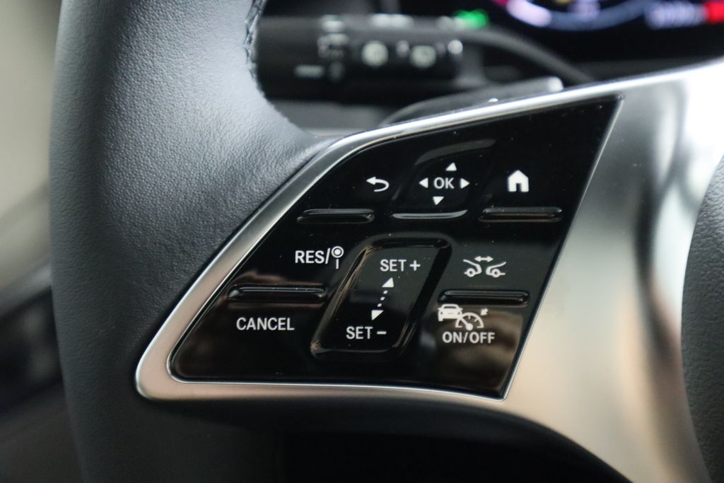 Thumbnail: 2025 Mercedes-Benz GLC - 11