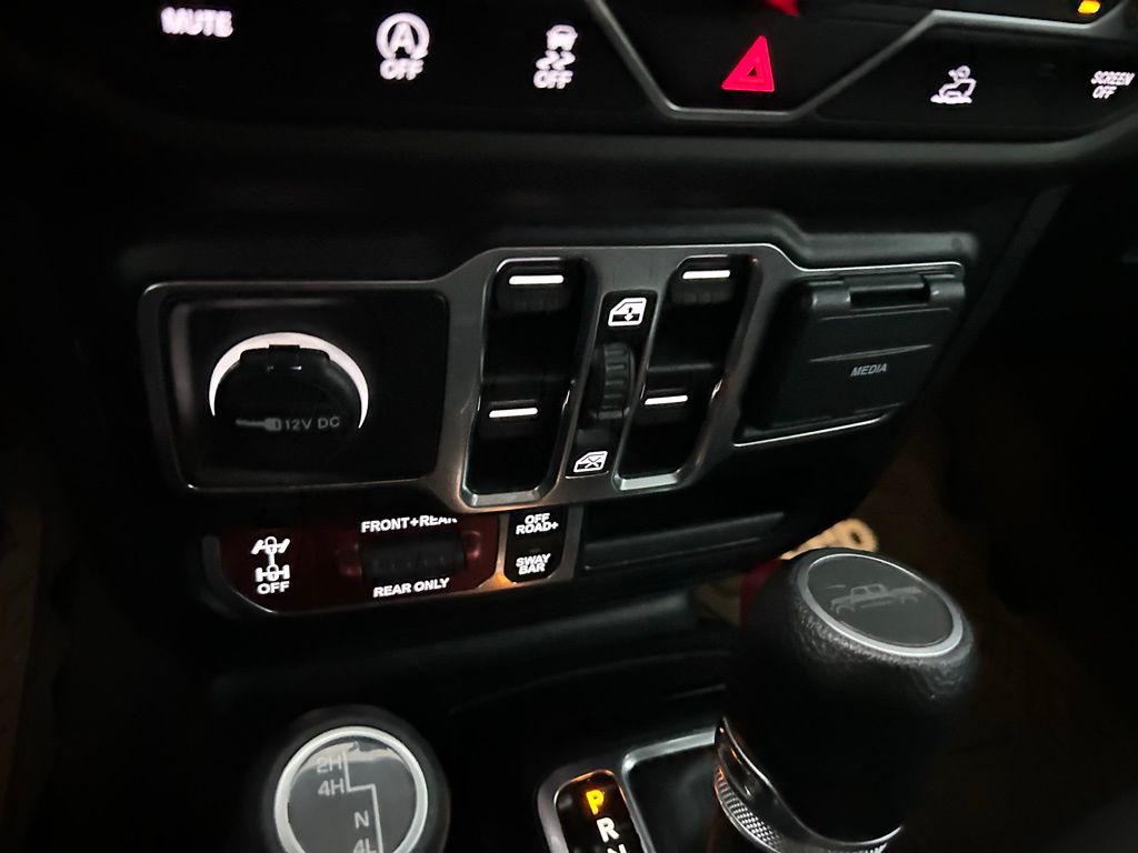 Thumbnail: 2023 Jeep Gladiator - 26