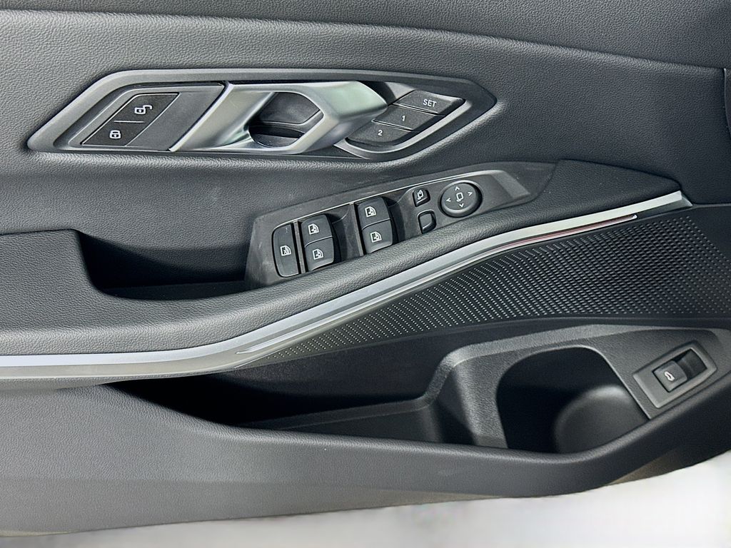 Thumbnail: 2026 BMW 3 Series - 20