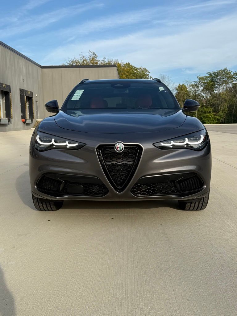 2025 Alfa Romeo Stelvio AWD