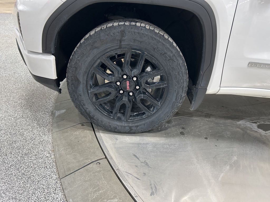 used 2024 GMC Sierra 1500 car, priced at $37,782