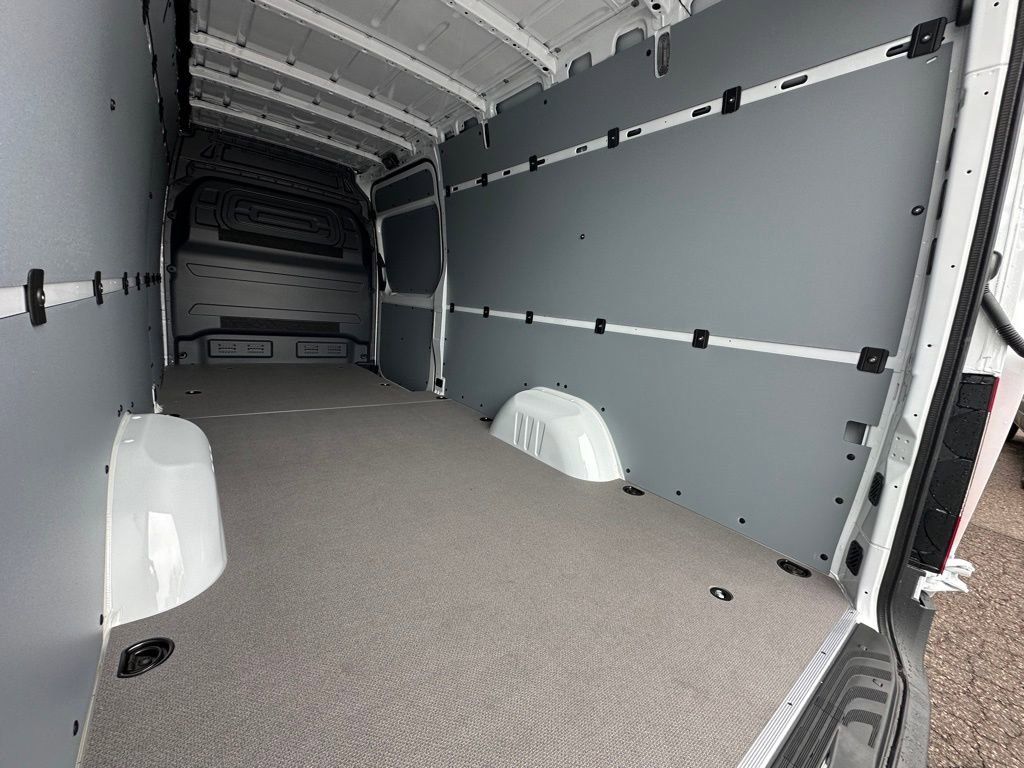 2024 Mercedes-Benz Sprinter 2500 Cargo 170 WB 22