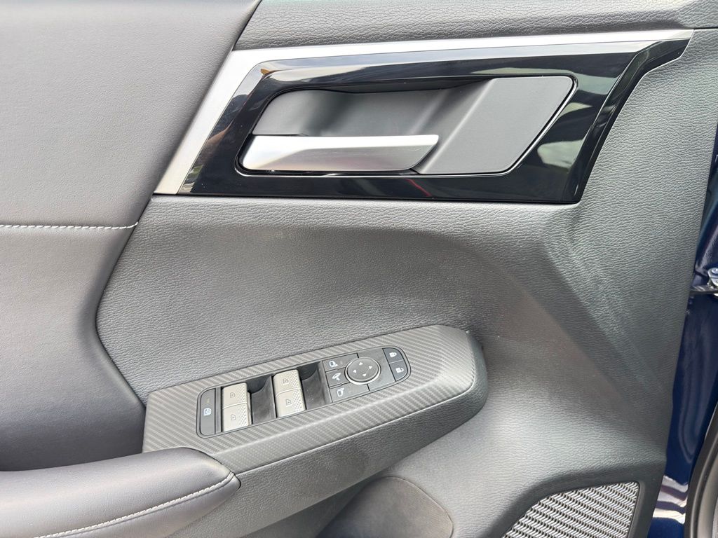 2025 Mitsubishi Outlander PHEV SE photo 24