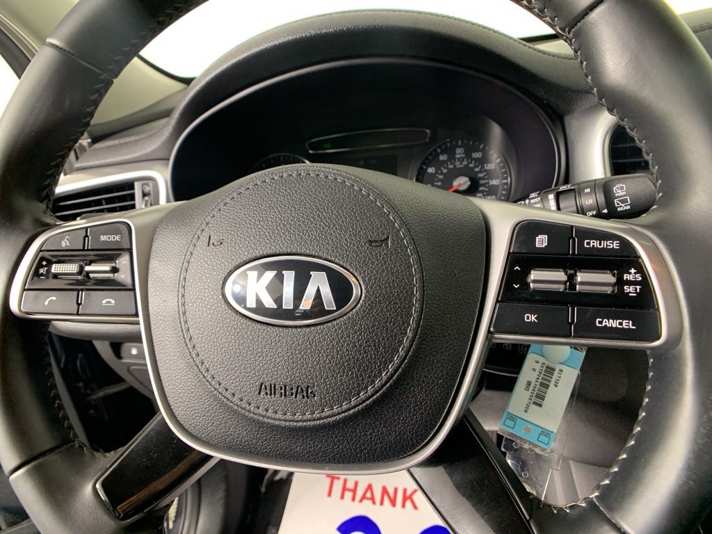 2019 Kia Sorento LX 16