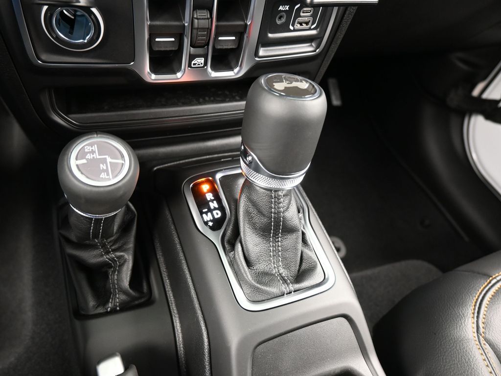 New 2026 Bright White Clearcoat Jeep Sahara image 19