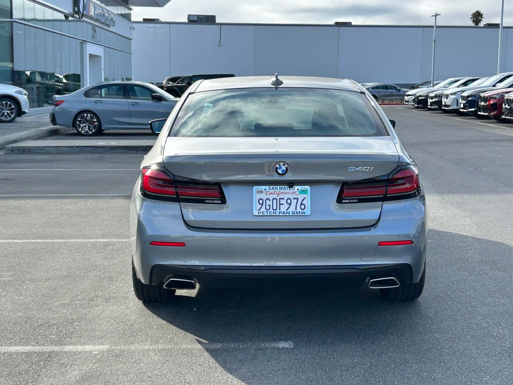 Thumbnail: 2023 BMW 5 Series - 4