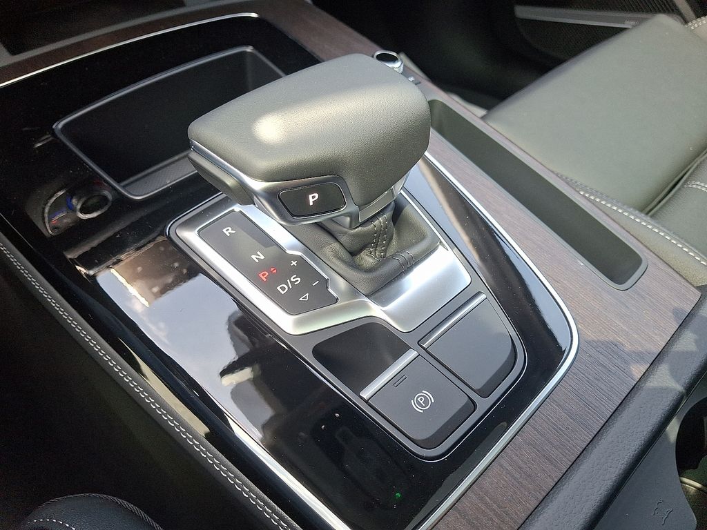 2025 Audi Q5  12