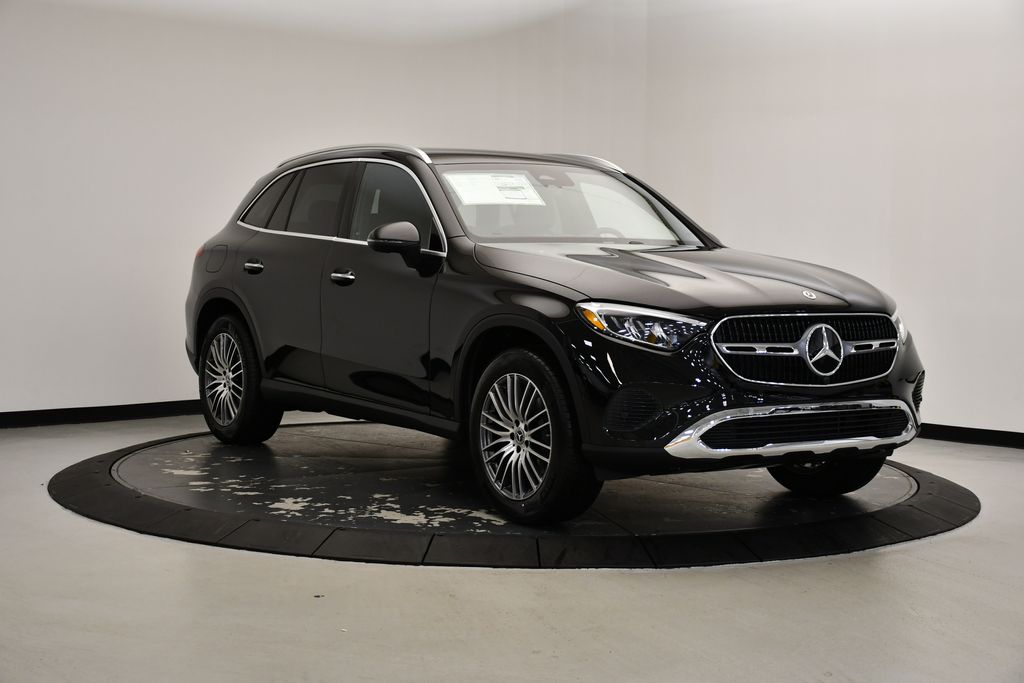 2025 Mercedes-Benz GLC 300 7