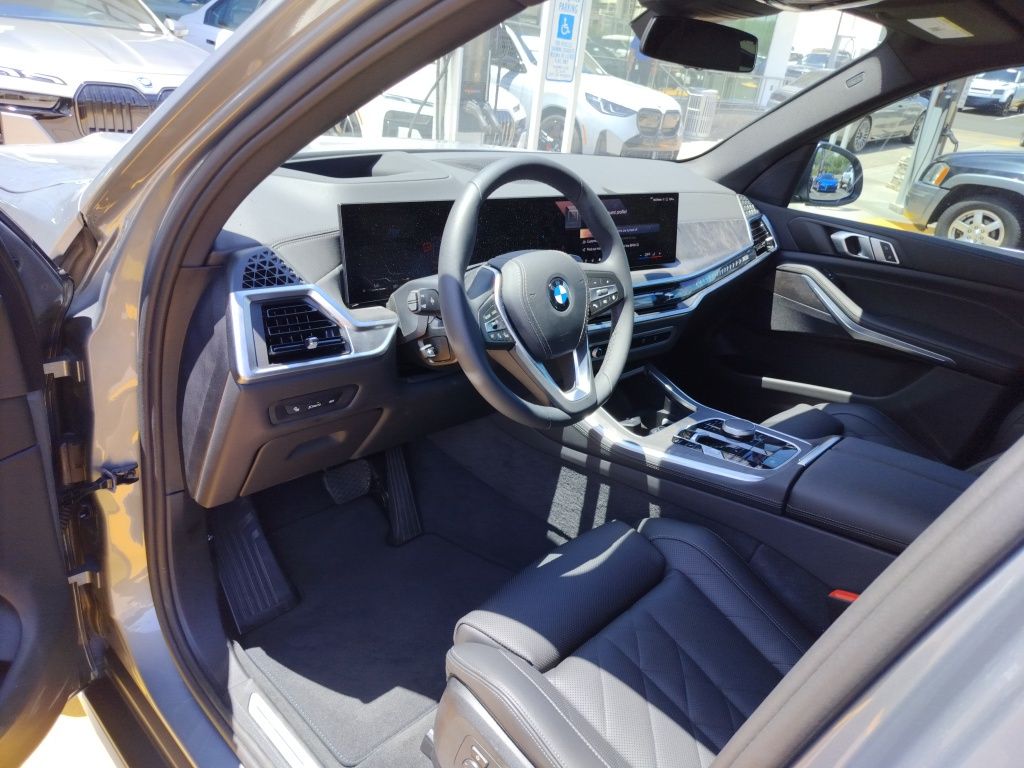 Thumbnail: 2025 BMW X5 - 4