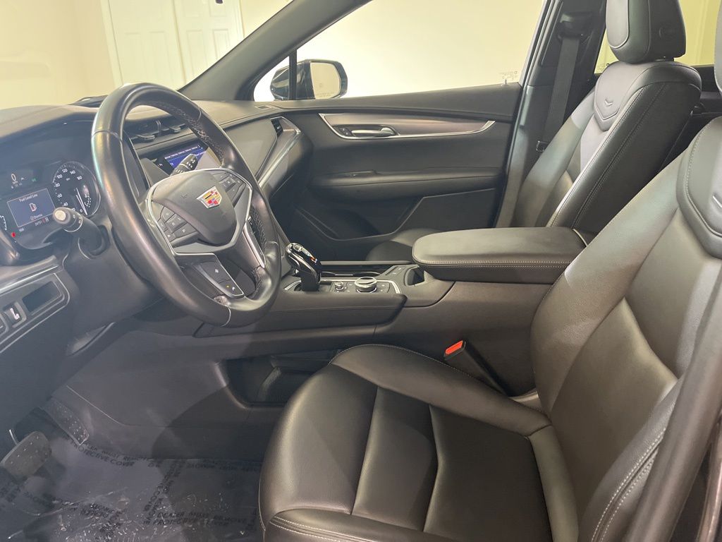 used 2023 Cadillac XT5 car, priced at $30,500