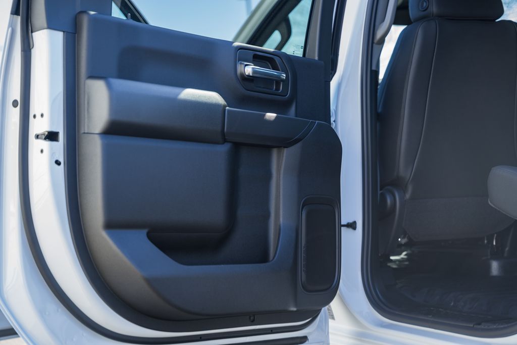 ChevroletSilverado 3500HD38