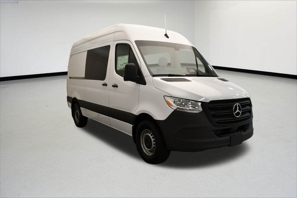 Thumbnail: 2025 Mercedes-Benz Sprinter - 3
