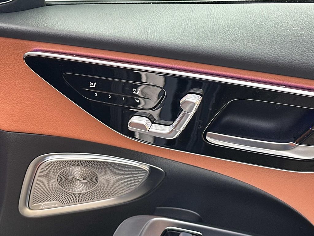 Thumbnail: 2025 Mercedes-Benz C-Class - 20