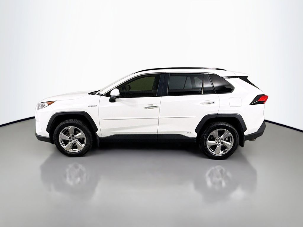 Thumbnail: 2021 Toyota RAV4 - 8