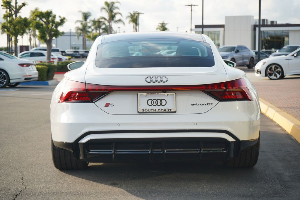 2025 Audi e-tron GT Premium Plus 6