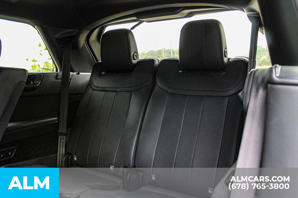 Used 2023 Gray Land Rover SE image 19