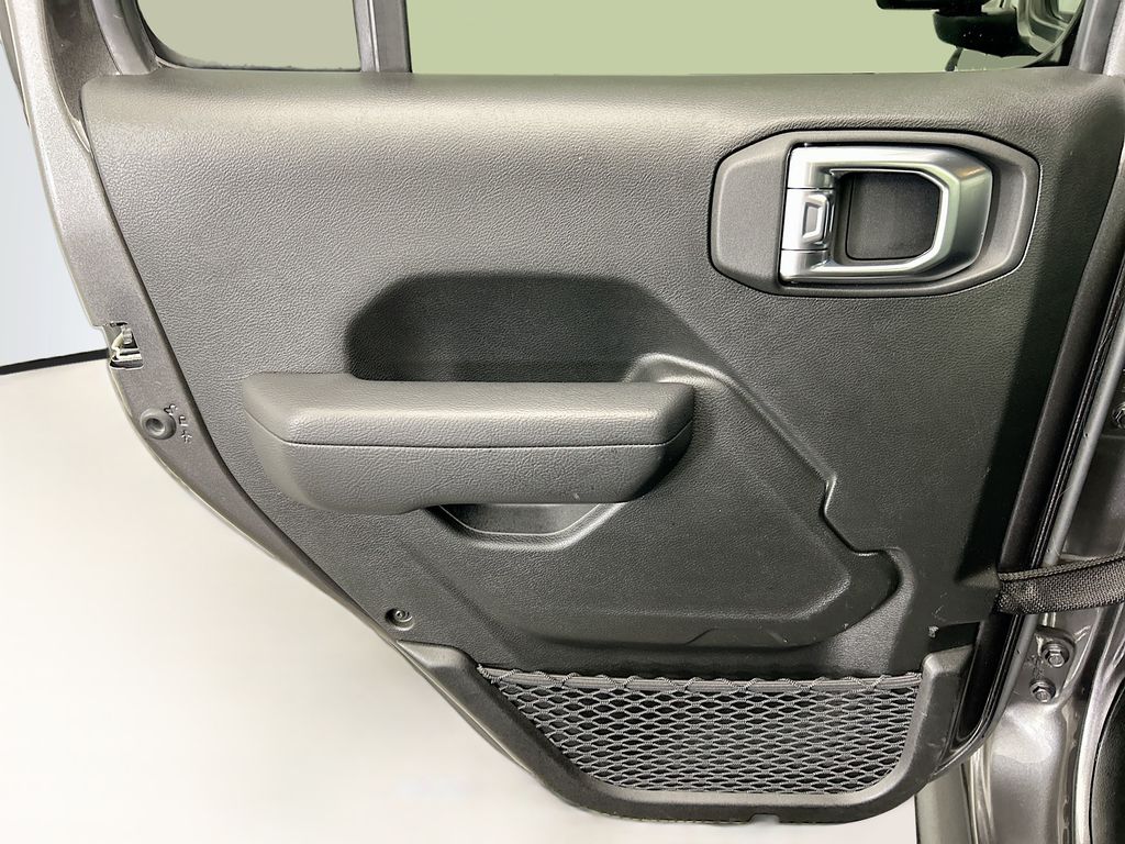 Thumbnail: 2022 Jeep Gladiator - 24