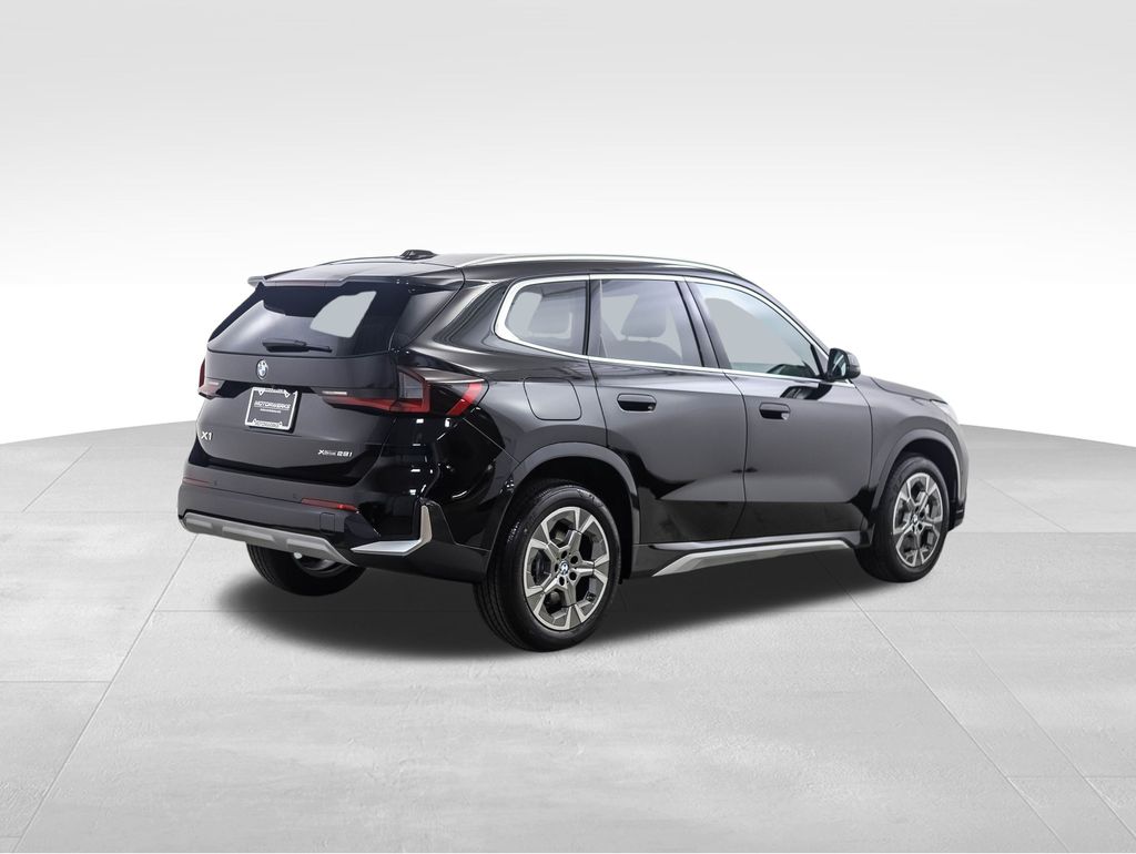 Thumbnail: 2026 BMW X1 - 6