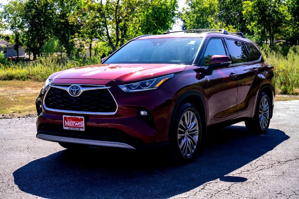 Used Car 2021 Toyota Highlander Hybrid  Platinum For Sale Under $35,000 In Taylor, Texas