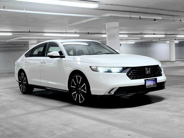 2025 Honda Accord Hybrid Touring 27