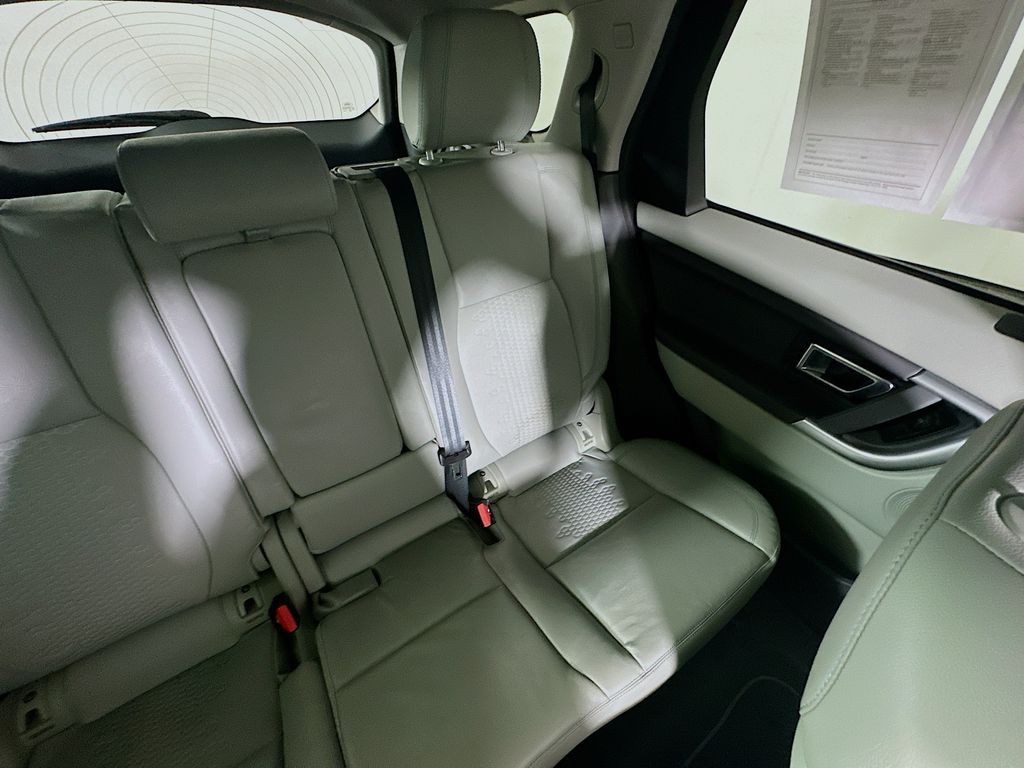 Used 2018 Black Land Rover SE image 14