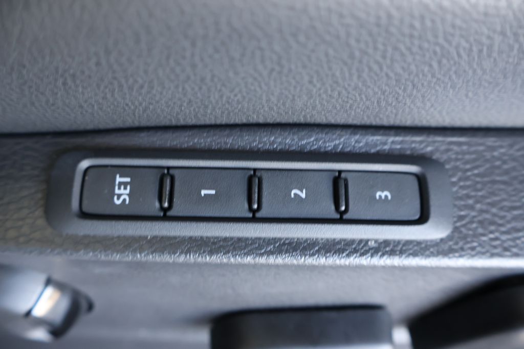 2020 Volkswagen Passat 2.0T 27